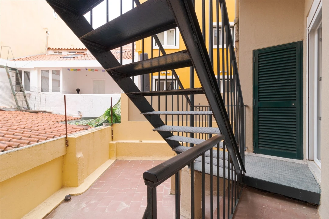 Apartamento T3 para Arrendamento em Campo de Ourique Foto 16