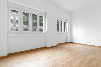Apartamento T3 para Arrendamento em Campo de Ourique