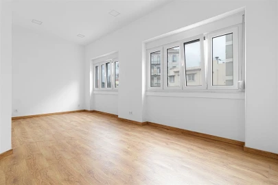 Apartamento T3 para Arrendamento em Campo de Ourique