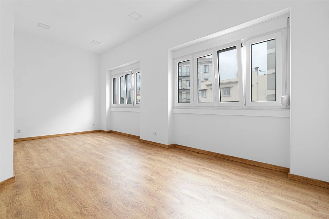 Apartamento T3 para Arrendamento em Campo de Ourique Foto 2