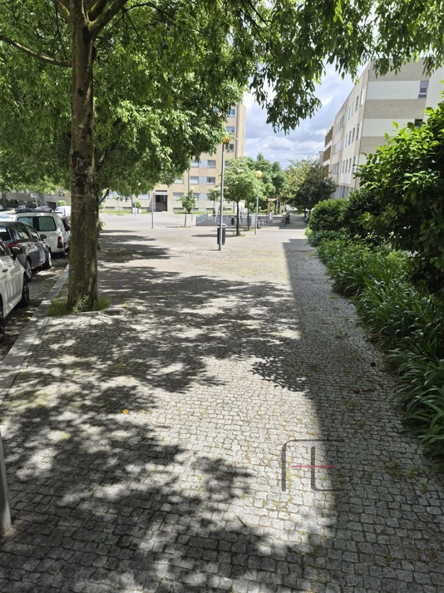 Apartamento T2 para Venda em Aguas Santas Foto 63