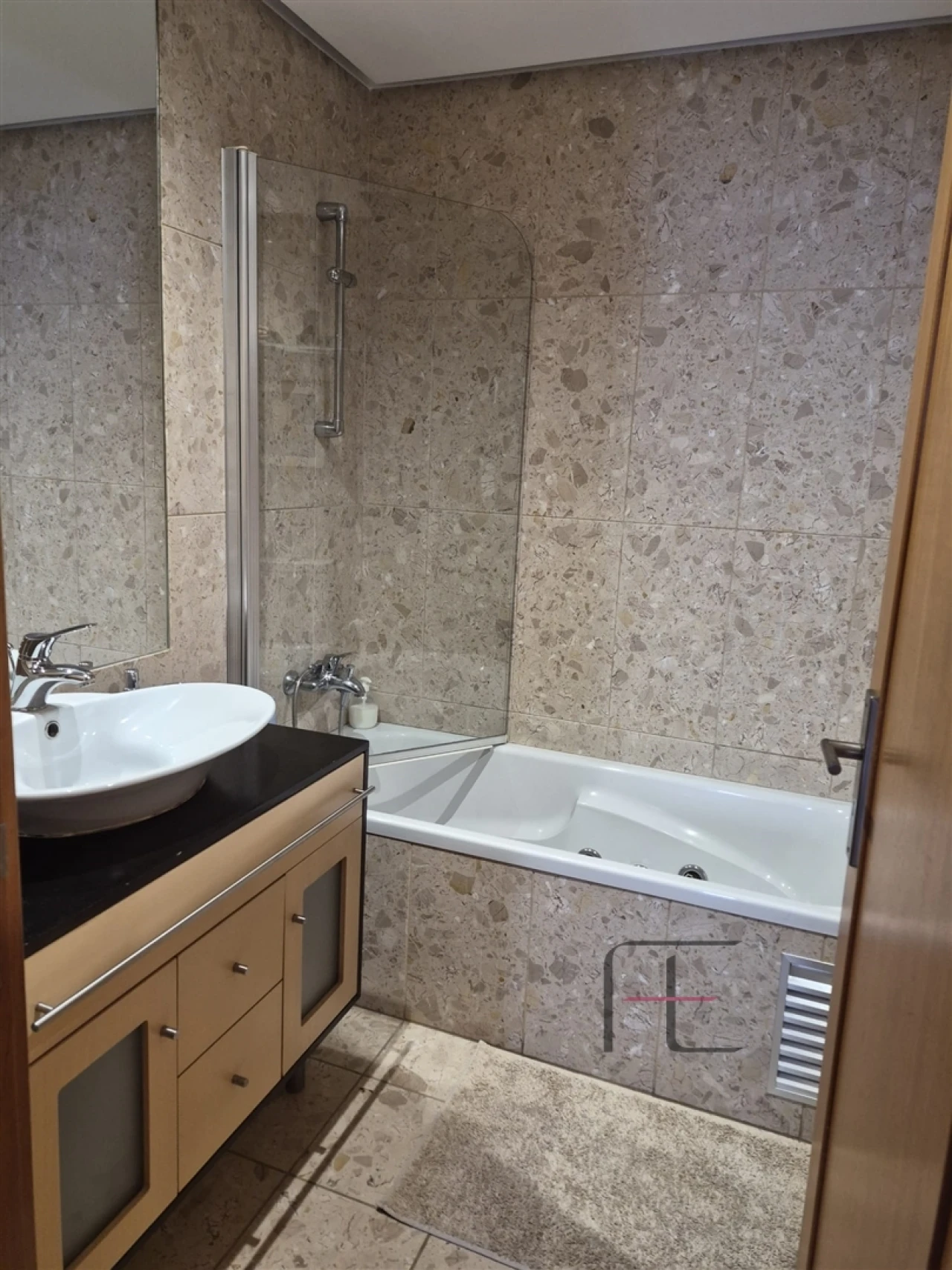 Apartamento T2 para Venda em Aguas Santas Foto 19