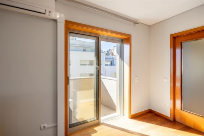 Apartamento T3 para Arrendamento em Paranhos