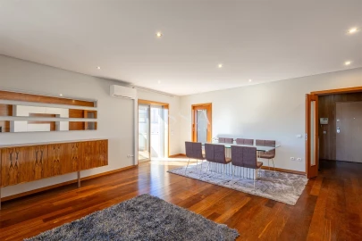 Apartamento T3 para Arrendamento em Paranhos
