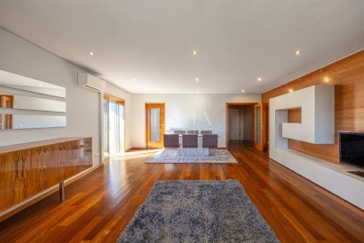 Apartamento T3 para Arrendamento em Paranhos