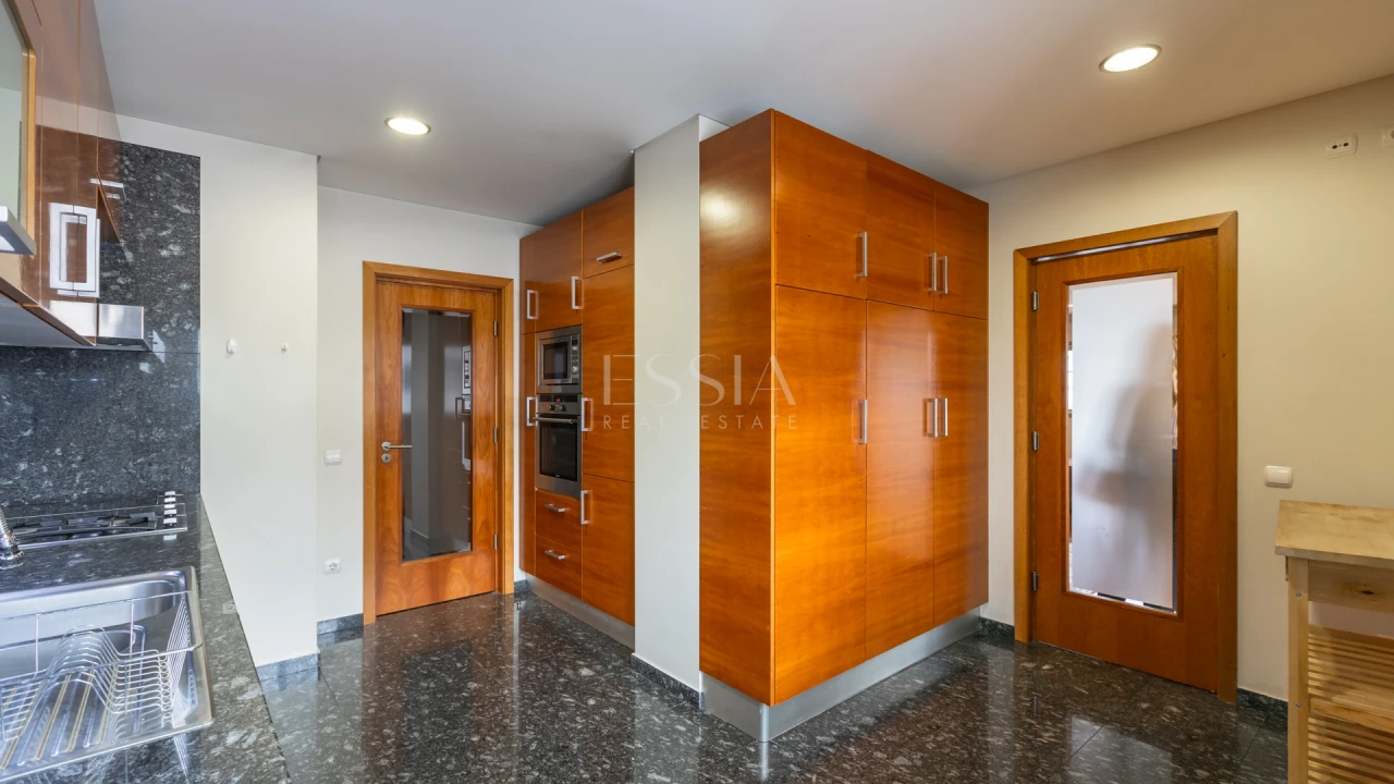 Apartamento T3 para Arrendamento em Paranhos Foto 12