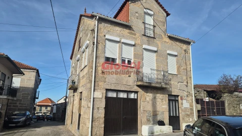 Moradia T3 para Venda em Ervedal e Vila Franca da Beira