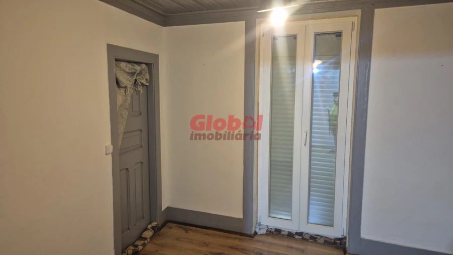 Moradia T3 para Venda em Ervedal e Vila Franca da Beira Foto 11