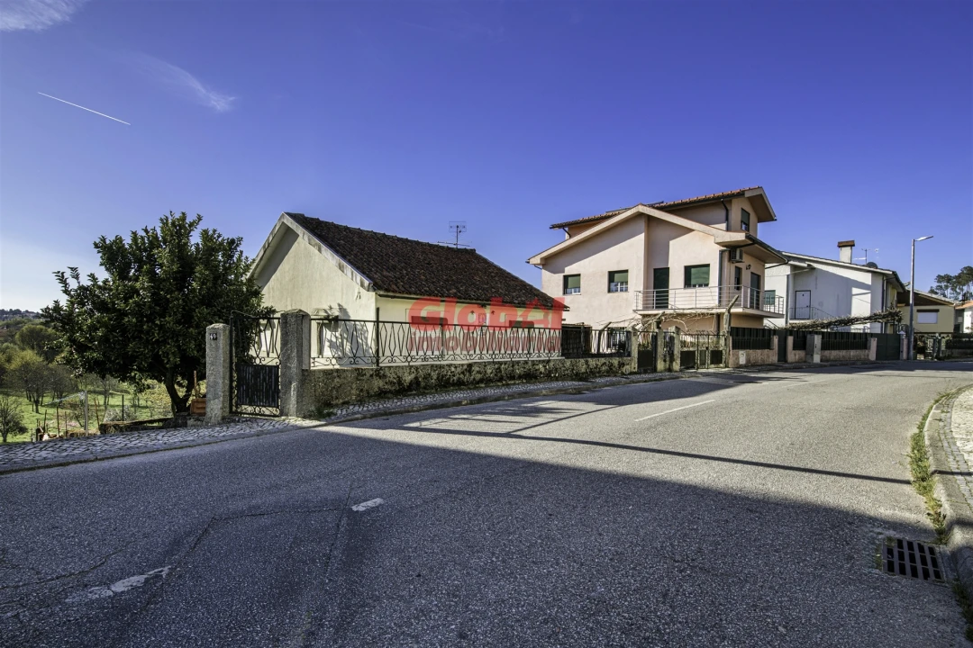 Moradia T3 para Venda em Viseu Foto 1