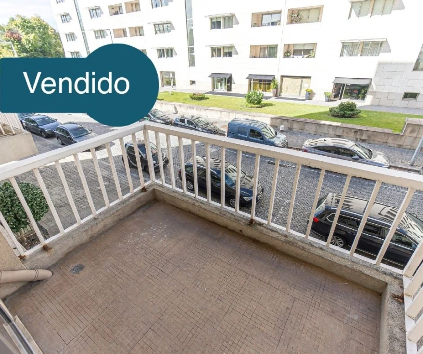 Apartamento T2 para Venda em Aldoar, Foz do Douro e Nevogilde Foto 1