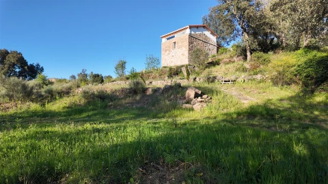 Quinta T1 para Venda em Póvoa de Rio de Moinhos e Cafede
