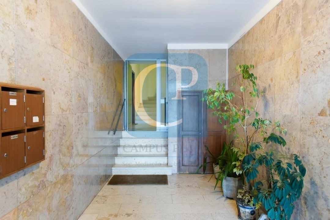 Apartamento T4 para Arrendamento em Ramalde Foto 14