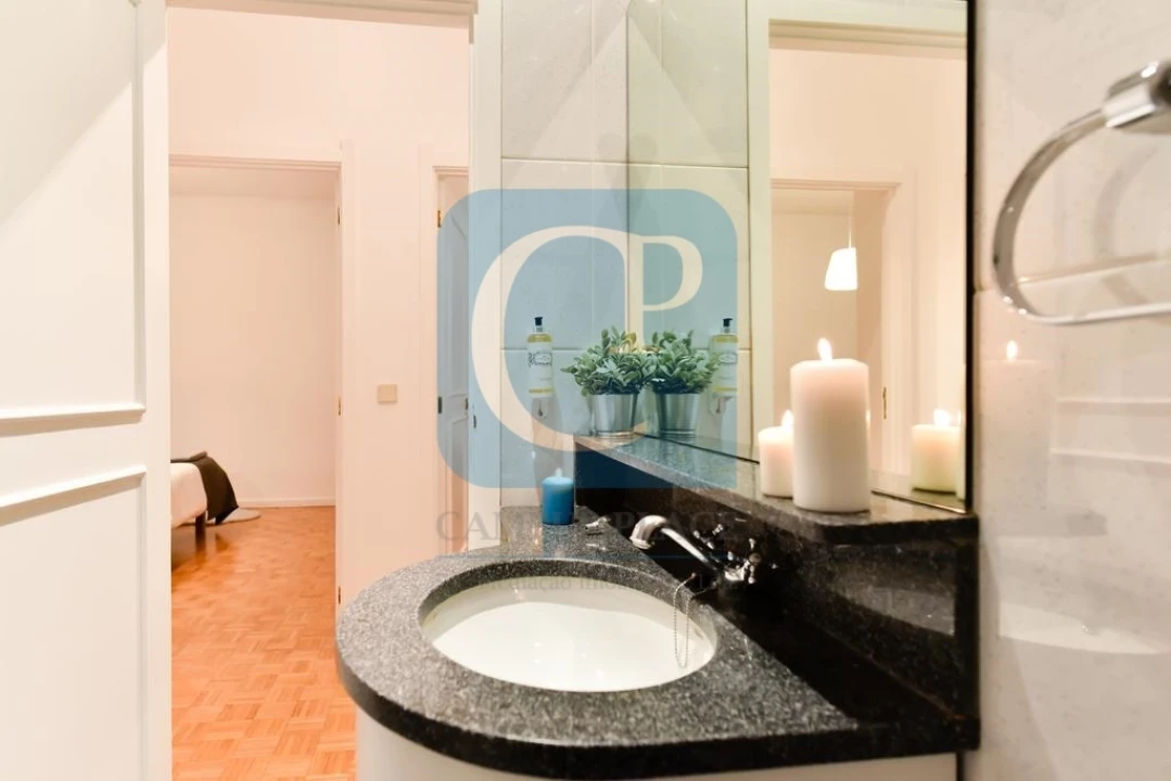 Apartamento T4 para Arrendamento em Ramalde Foto 12