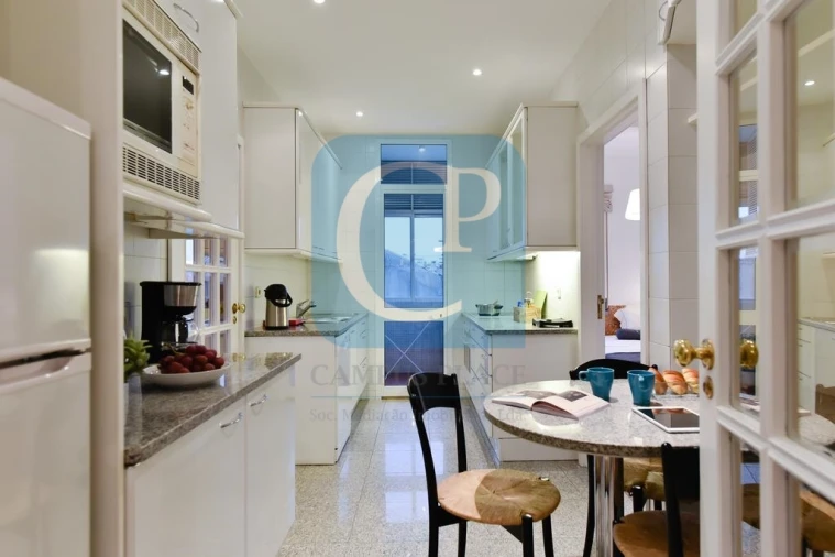 Apartamento T4 para Arrendamento em Ramalde Foto 6