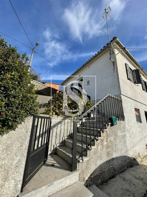 Moradia T4 para Venda em Paramio