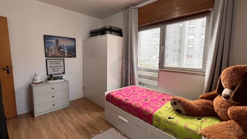 Apartamento T2 para Venda em Vilar de Andorinho