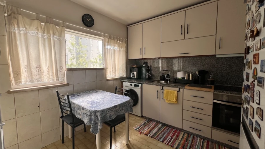 Apartamento T2 para Venda em Vilar de Andorinho Foto 3
