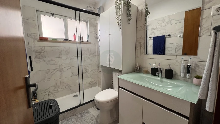 Apartamento T2 para Venda em Vilar de Andorinho Foto 7