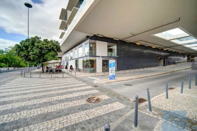 Loja para Cedência de Quotas em Parque das Nações