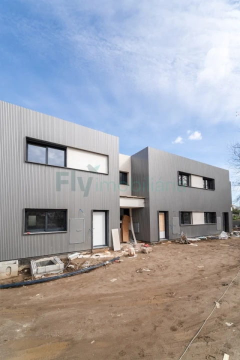 Apartamento T1 para Venda em Infias