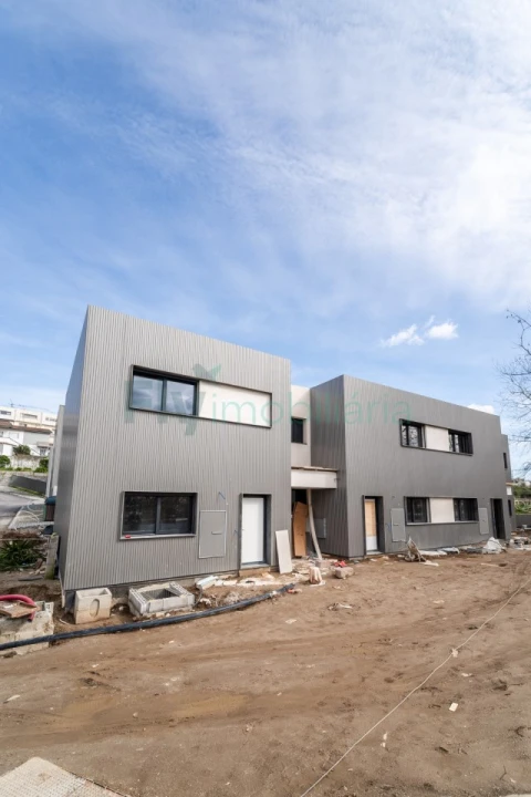 Apartamento T1 para Venda em Infias