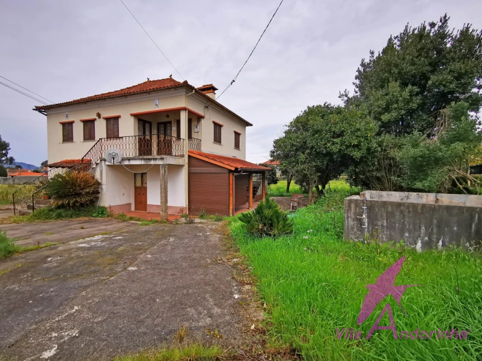 Moradia T4 para Venda em Geraz do Lima (Santa Maria, Santa Leocádia, Moreira), Deão Foto 1