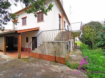 Moradia T4 para Venda em Geraz do Lima (Santa Maria, Santa Leocádia, Moreira), Deão