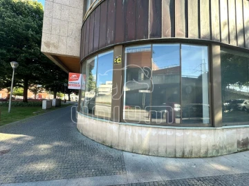 Loja para Arrendamento em Santa Maria Maior e Monserrate e Meadela