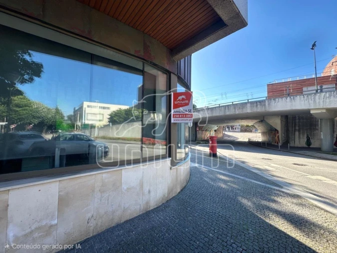 Loja para Arrendamento em Santa Maria Maior e Monserrate e Meadela Foto 3