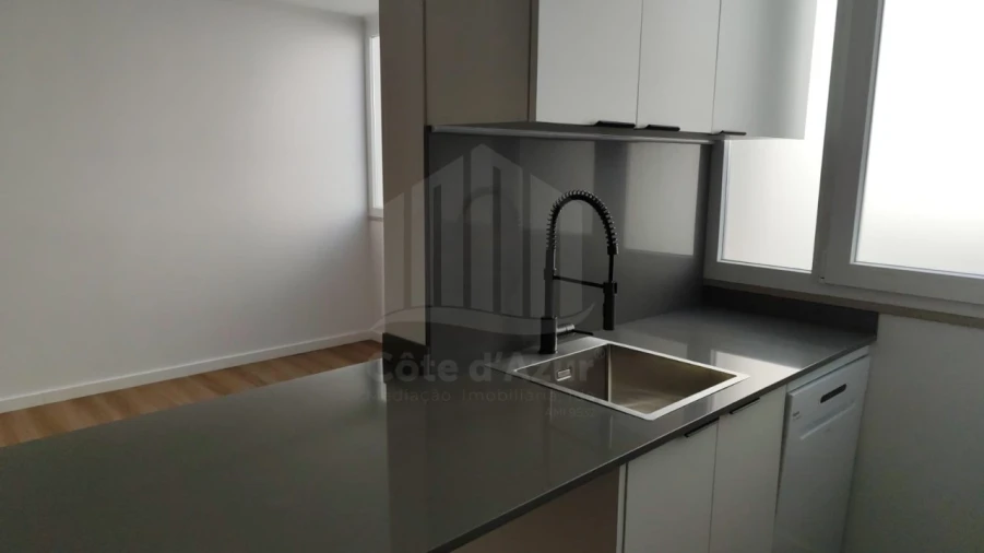 Apartamento T3 para Venda em Sesimbra (Santiago) Foto 4