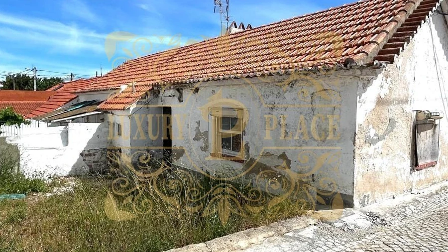 Moradia T2 para Venda em Sesimbra (Santiago)