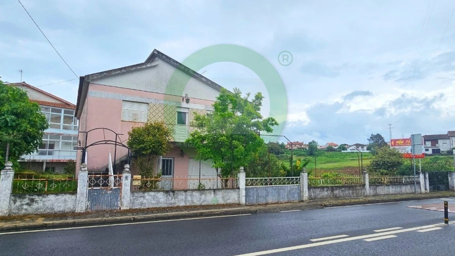 Moradia T3 para Venda em Santa Cruz/Trindade e Sanjurge