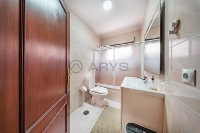 Apartamento T3 para Venda em Nogueira e Silva Escura