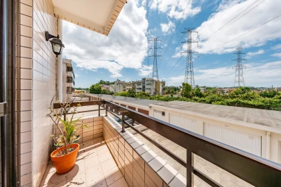 Apartamento T3 para Venda em Nogueira e Silva Escura