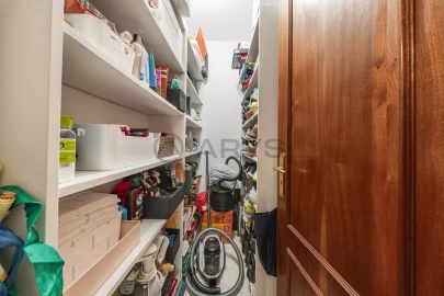 Apartamento T3 para Venda em Nogueira e Silva Escura