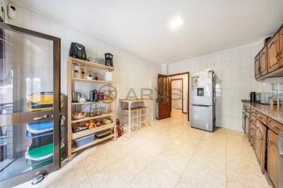 Apartamento T3 para Venda em Nogueira e Silva Escura