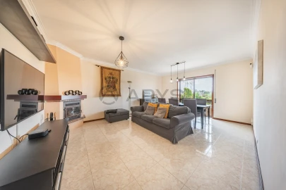 Apartamento T3 para Venda em Nogueira e Silva Escura