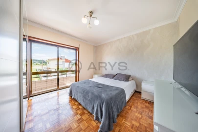 Apartamento T3 para Venda em Nogueira e Silva Escura