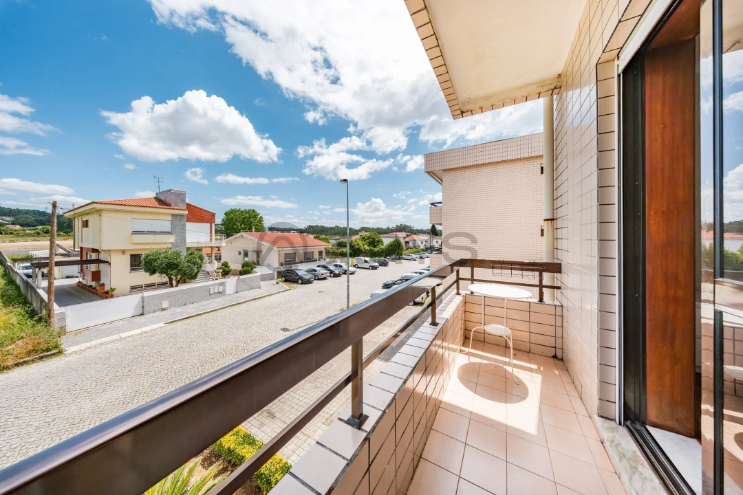 Apartamento T3 para Venda em Nogueira e Silva Escura Foto 19