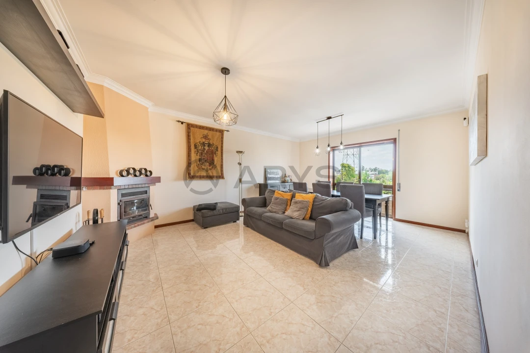 Apartamento T3 para Venda em Nogueira e Silva Escura Foto 1