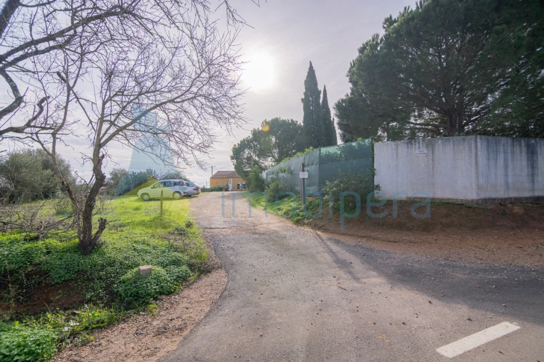 Moradia T4 para Venda em Silves Foto 3
