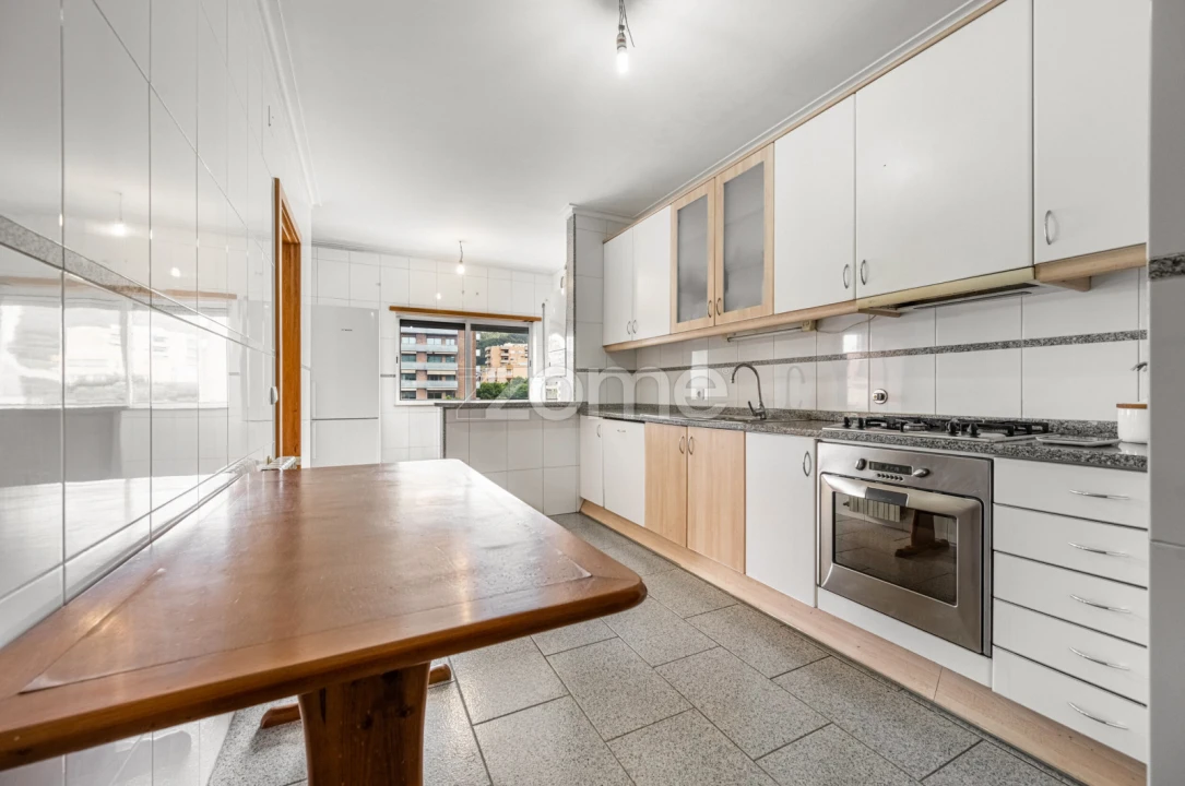 Apartamento T4 para Venda em Nogueira, Fraião e Lamaçães Foto 7