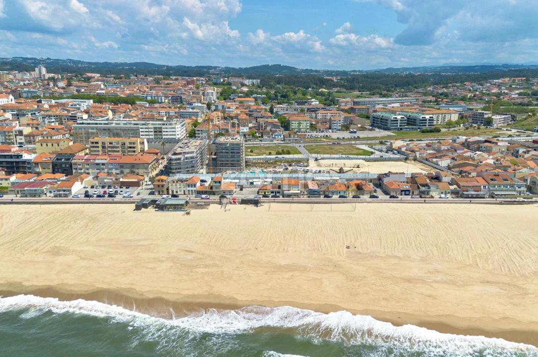 Apartamento T2 para Venda em Espinho Foto 17