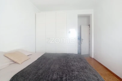 Apartamento T3 para Arrendamento em Santa Clara e Castelo Viegas