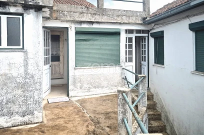 Moradia T4 para Venda em Lobão da Beira