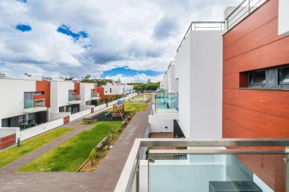 Moradia T4 para Venda em Porto Salvo