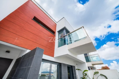 Moradia T4 para Venda em Porto Salvo
