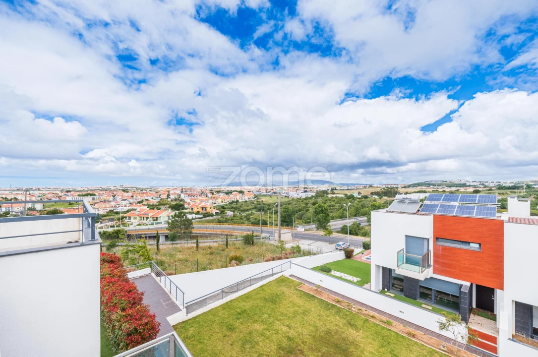 Moradia T4 para Venda em Porto Salvo Foto 57