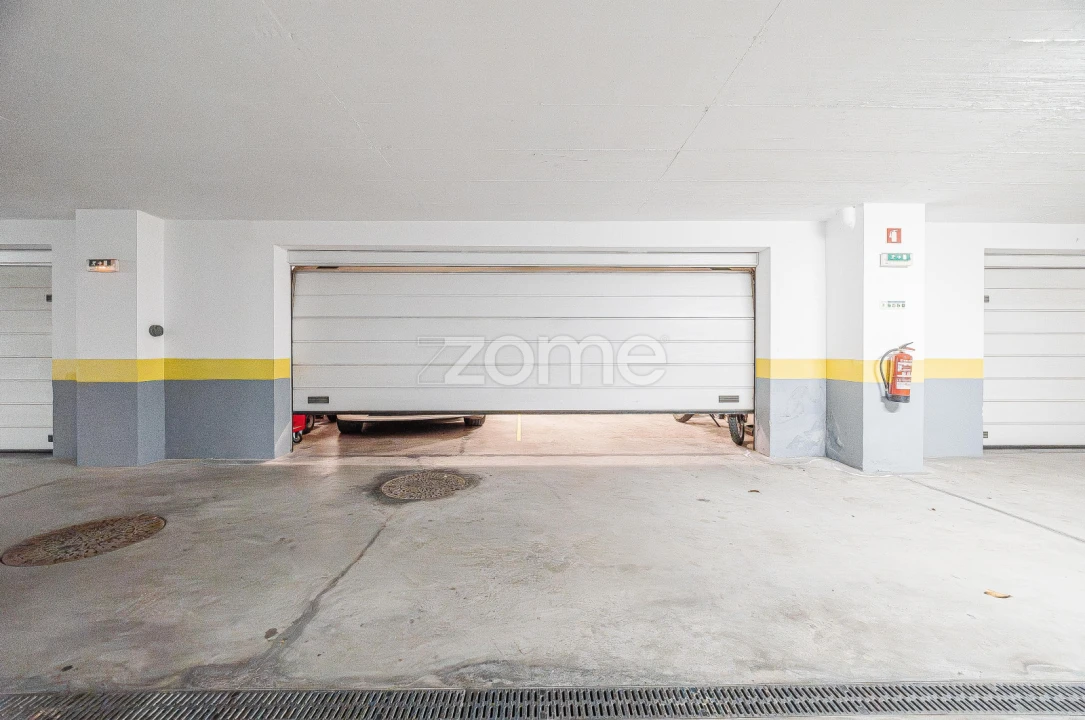 Moradia T4 para Venda em Porto Salvo Foto 74