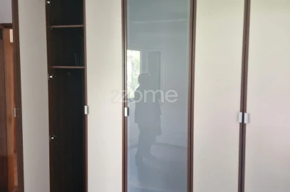 Apartamento T2 para Arrendamento em Carcavelos e Parede